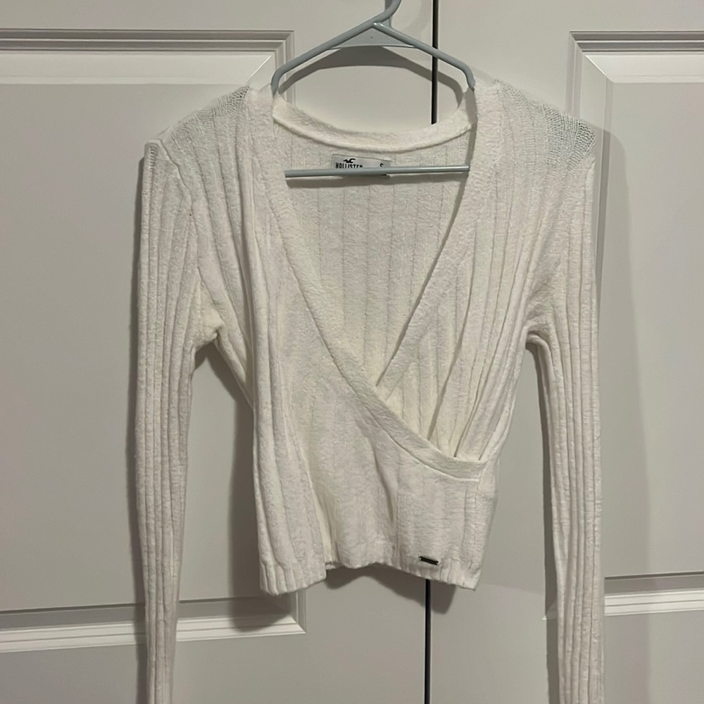 Hollister V neck sweater